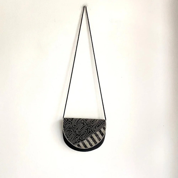 Vintage all Beaded Oval Crescent Shape Art to Wear Crossbody Bag - Picture 2 of 9